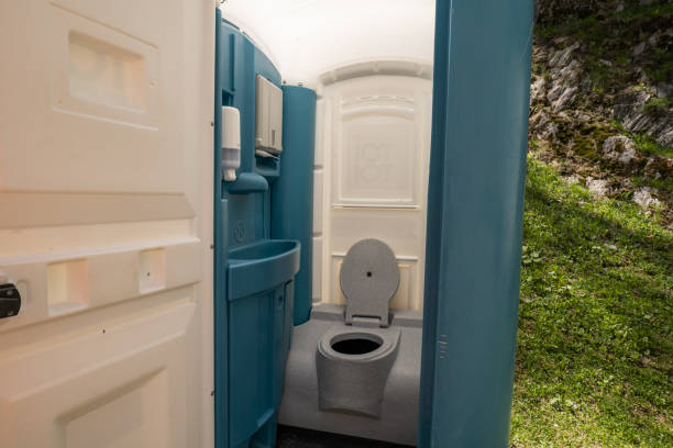 Best Luxury portable toilet rental  in Curtice, OH